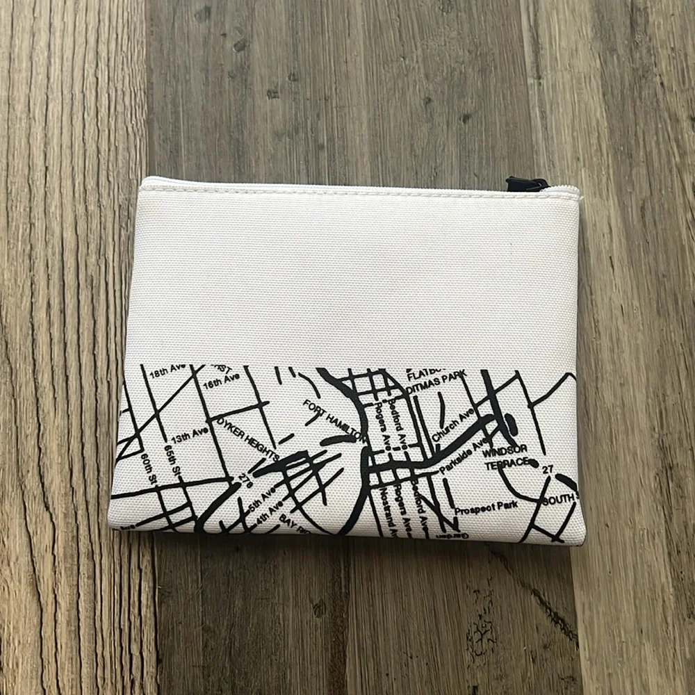 STATE BAGS BROOKLYN NEW YORK  POUCH IN WHITE - TRAVEL/ORGANIZER/COIN/MAKEUP